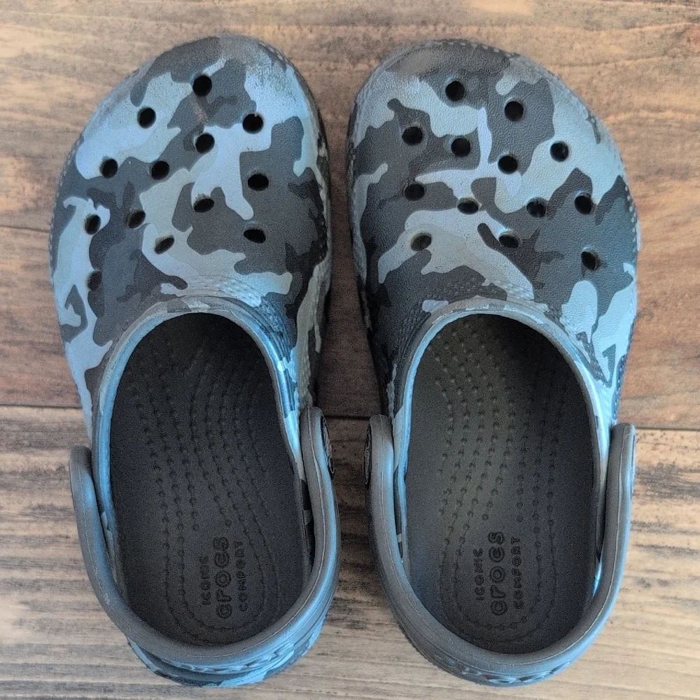 CROCS durable water